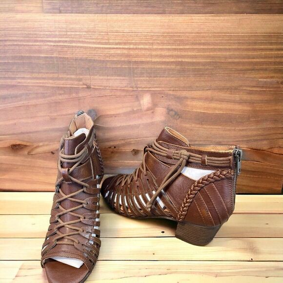 Not Rated Cupertine Tan Wedge Pump Sandals size 7 - Picture 3 of 5